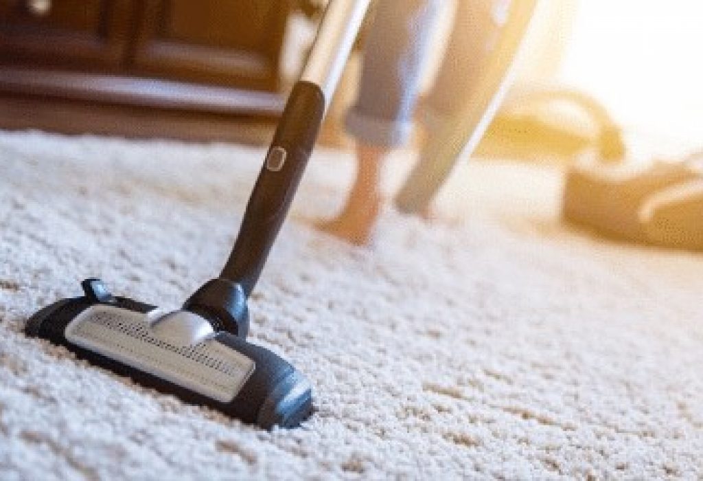 vacuuming in long corn hile moving, how to clean house fast